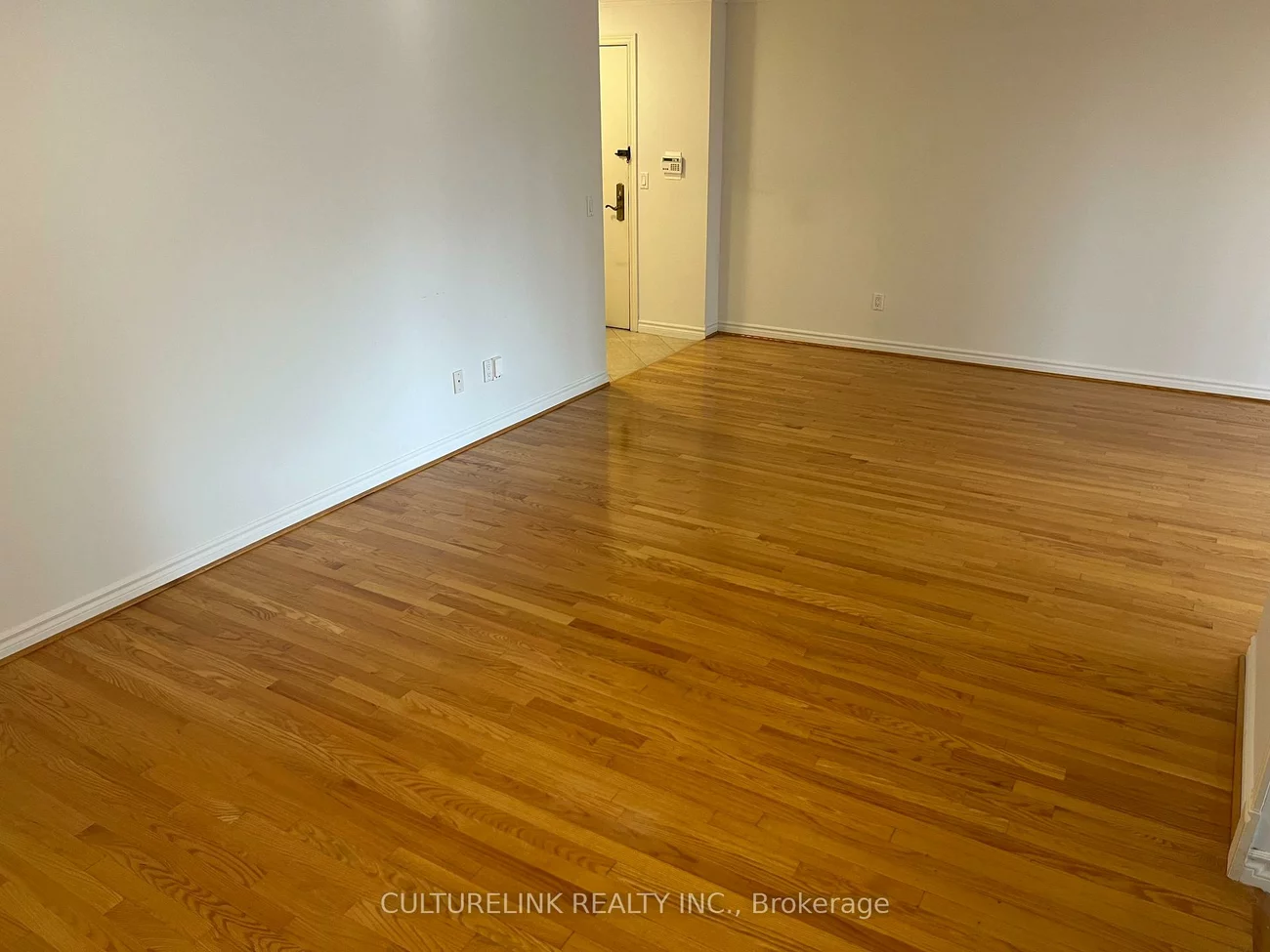 18, Sommerset, Willowdale East, Toronto