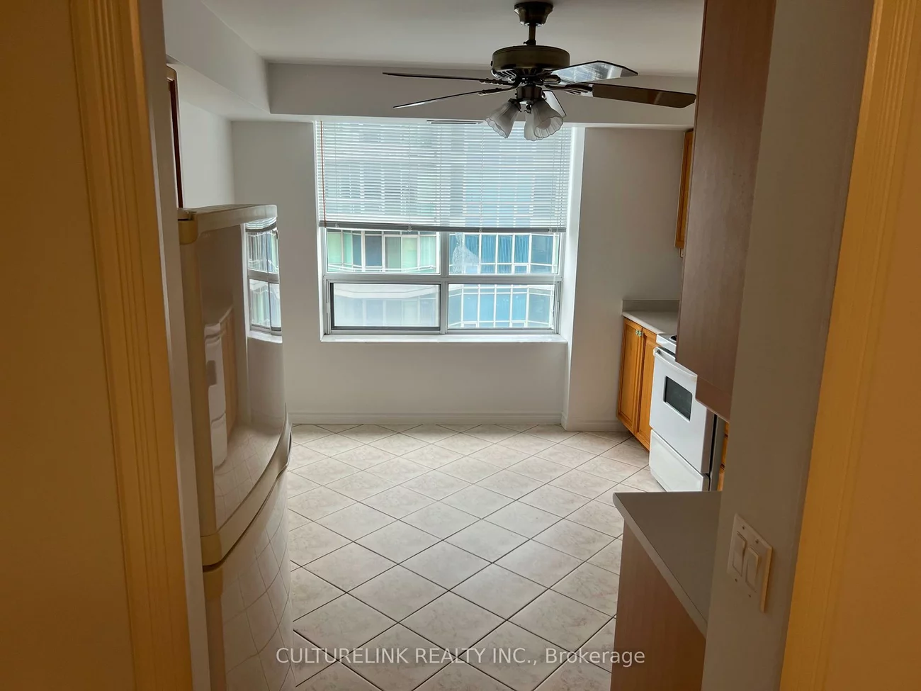 18, Sommerset, Willowdale East, Toronto