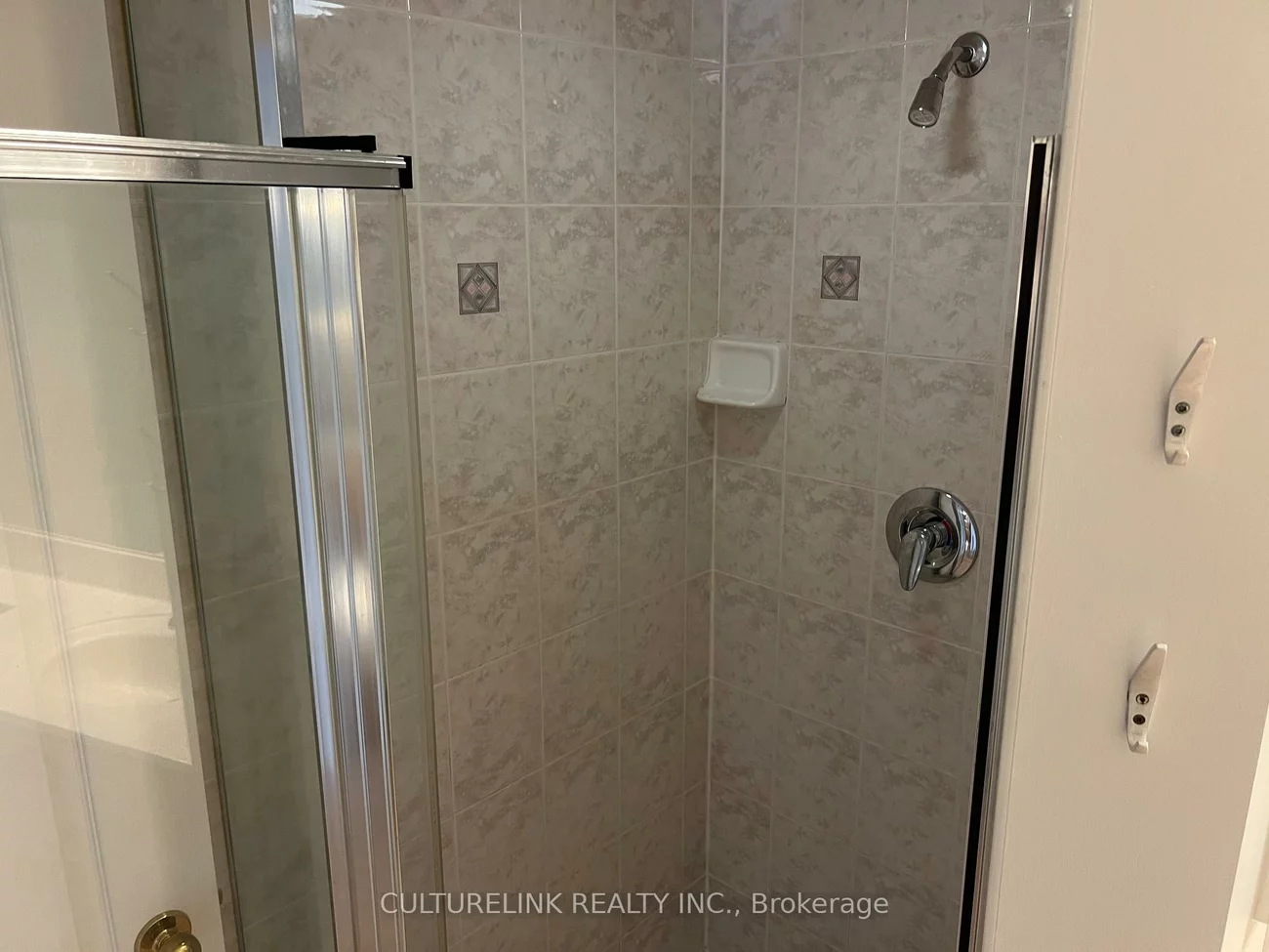 18, Sommerset, Willowdale East, Toronto