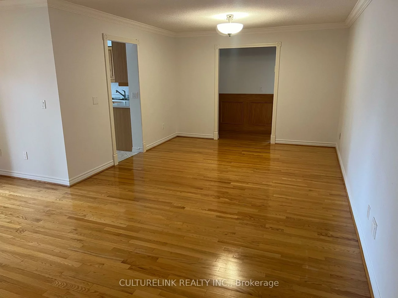18, Sommerset, Willowdale East, Toronto