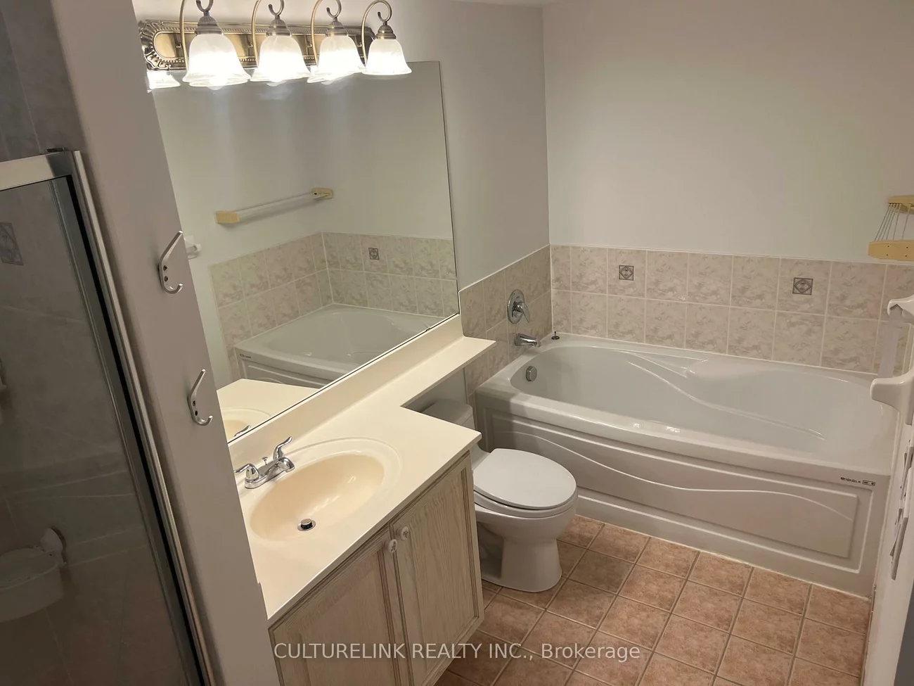 18, Sommerset, Willowdale East, Toronto