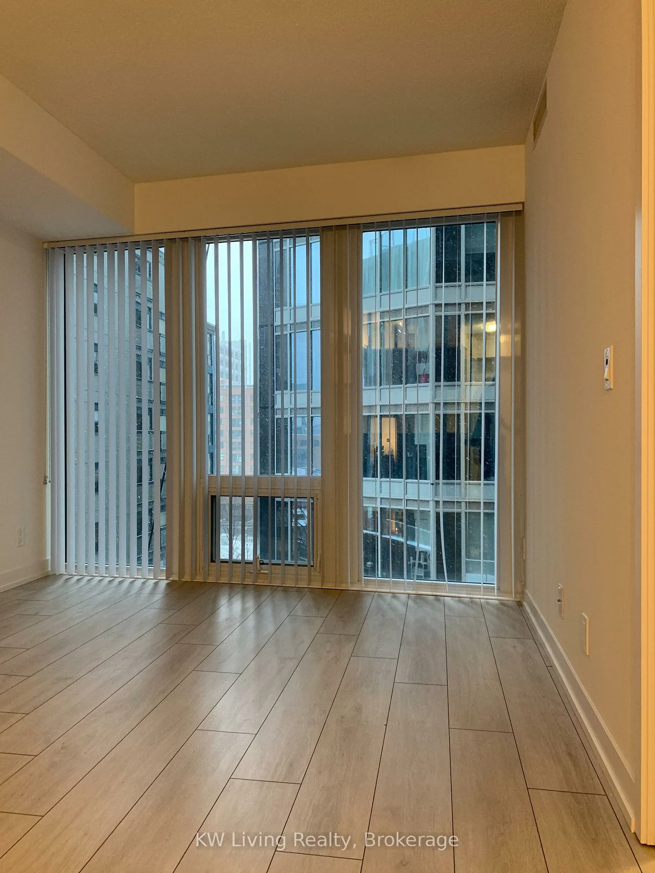 60, Shuter, Church-Yonge Corridor, Toronto