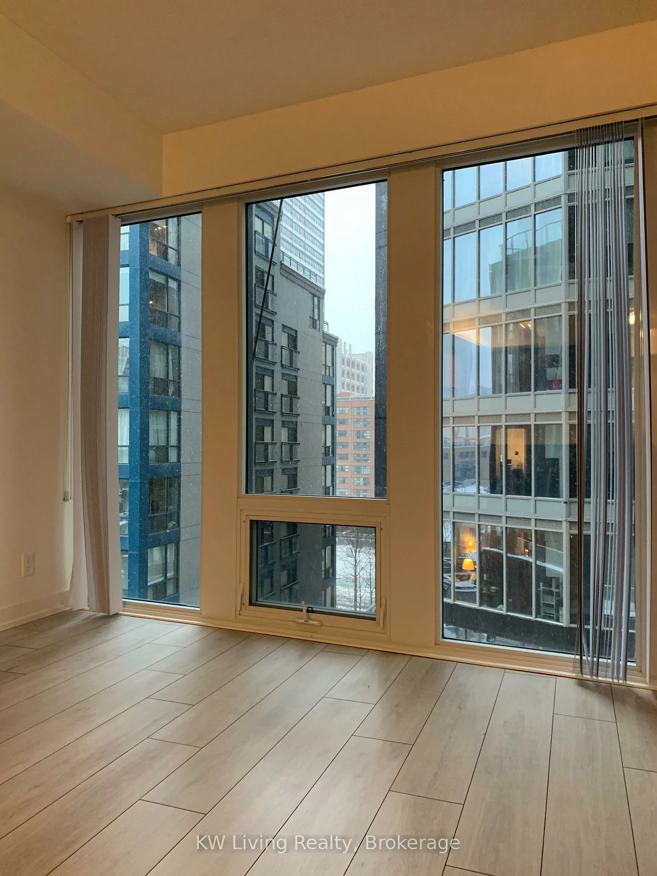 60, Shuter, Church-Yonge Corridor, Toronto
