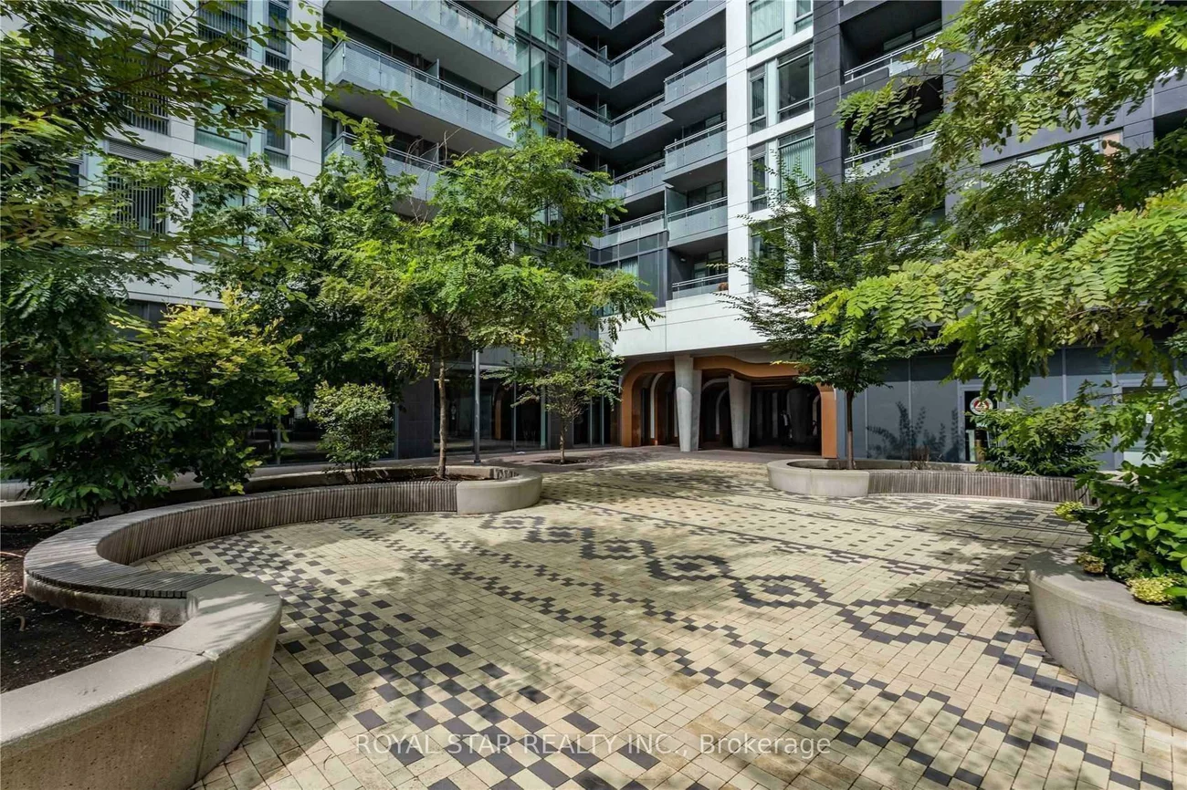 525, Adelaide, Waterfront Communities C1, Toronto