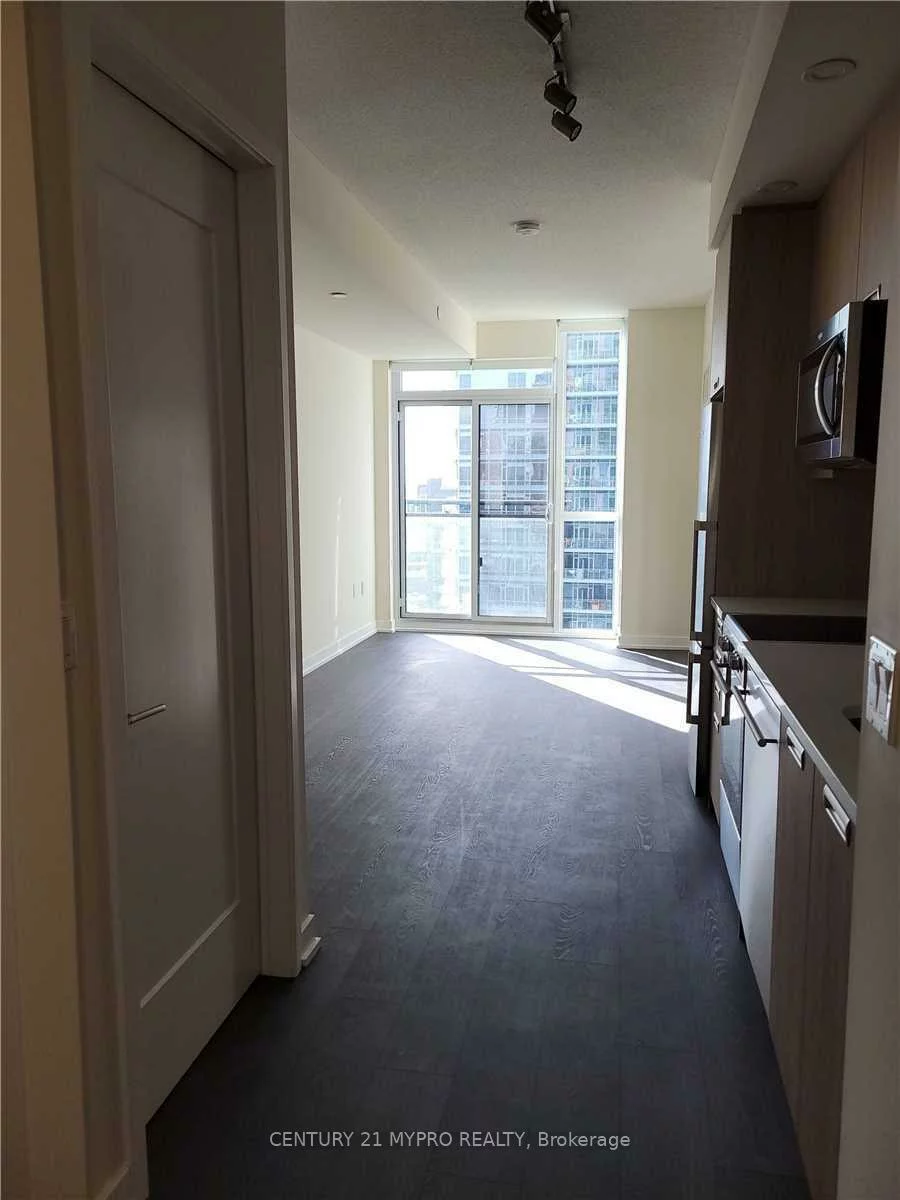 99, John, Waterfront Communities C1, Toronto