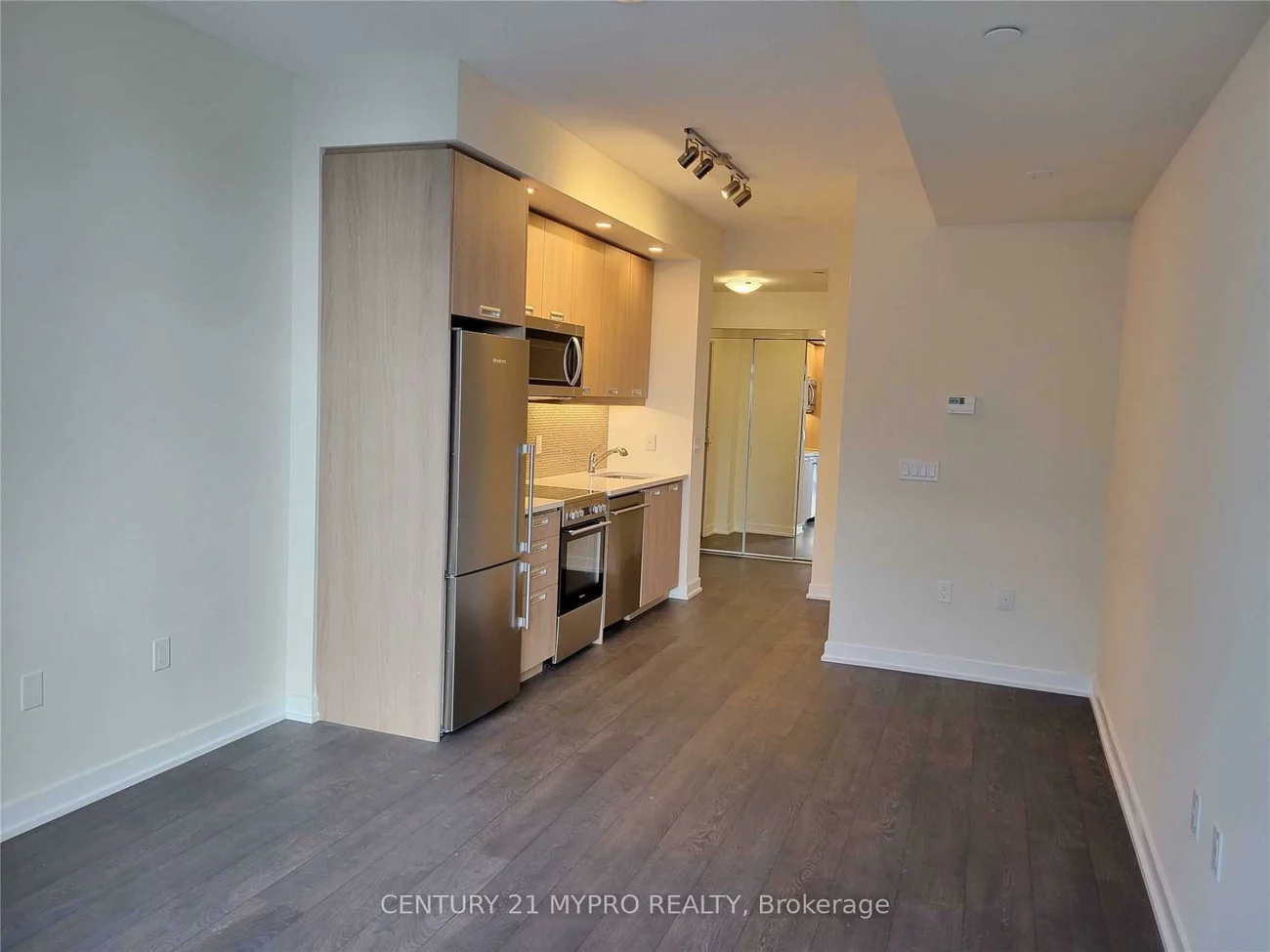 99, John, Waterfront Communities C1, Toronto