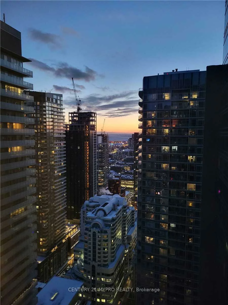 99, John, Waterfront Communities C1, Toronto