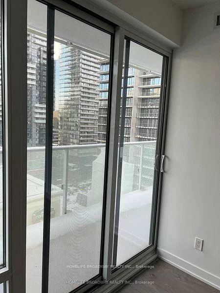 50, Wellesley, Church-Yonge Corridor, Toronto