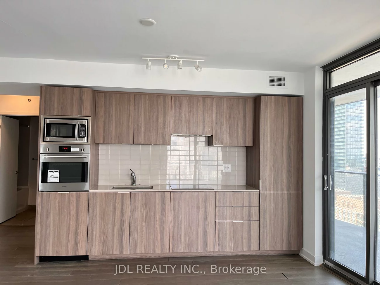 11, Wellesley, Bay Street Corridor, Toronto
