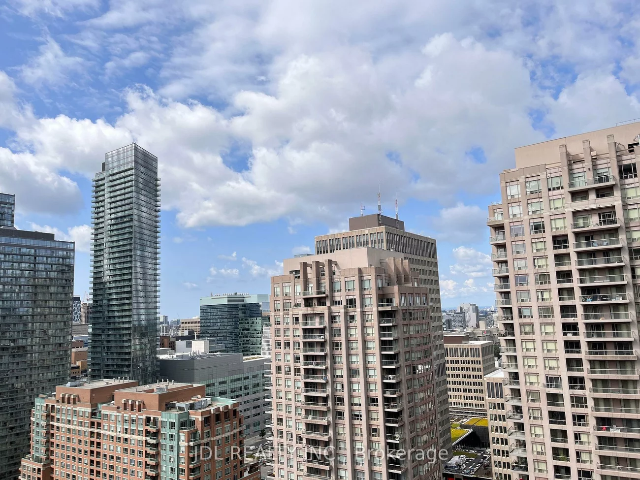 11, Wellesley, Bay Street Corridor, Toronto