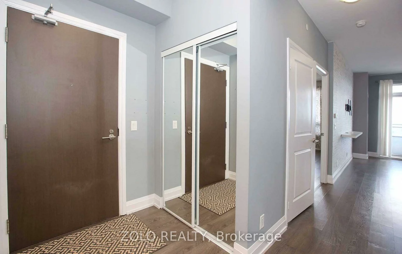 7890, Bathurst, Dufferin Grove, Toronto