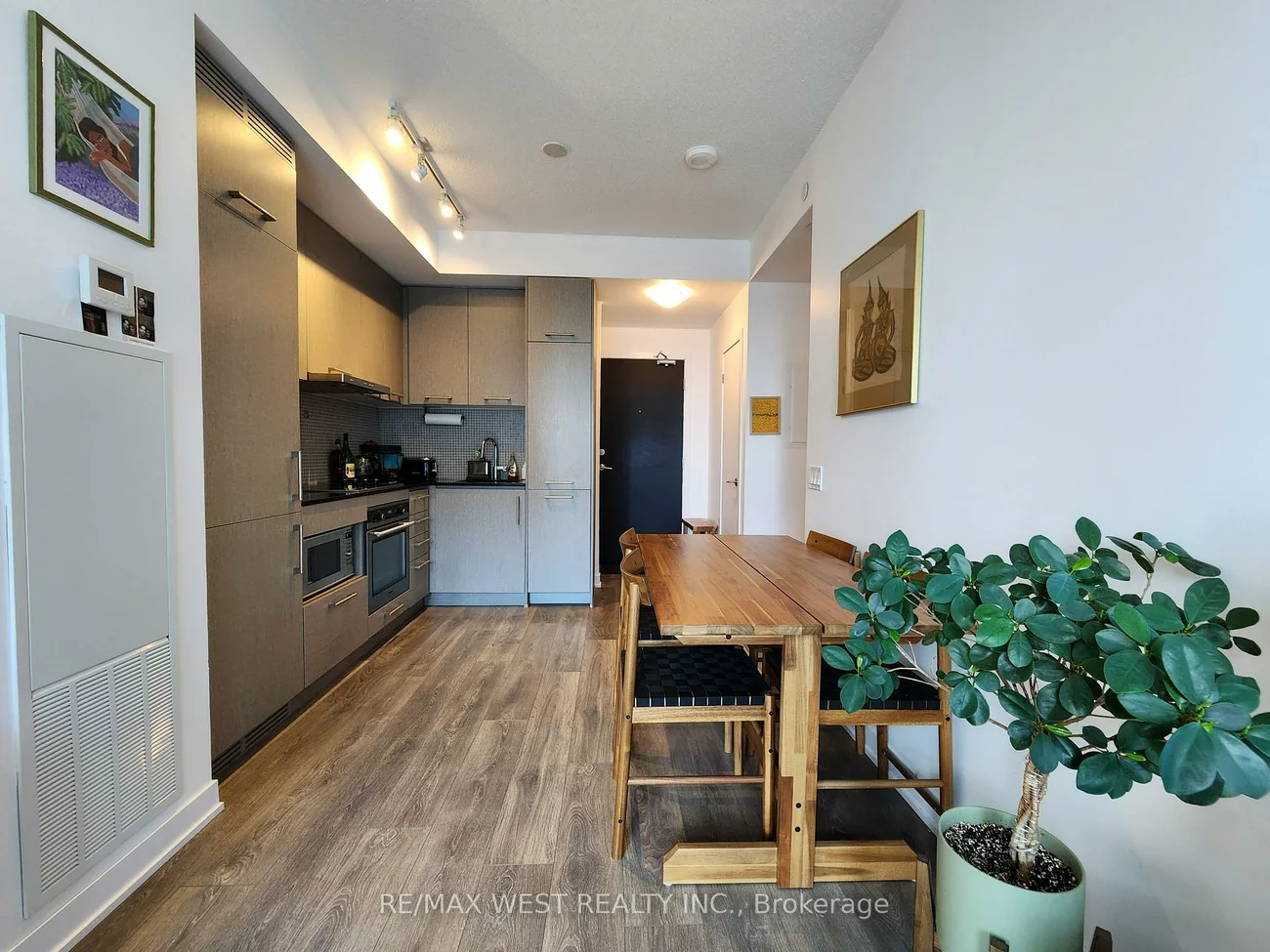 87, Peter, Waterfront Communities C1, Toronto