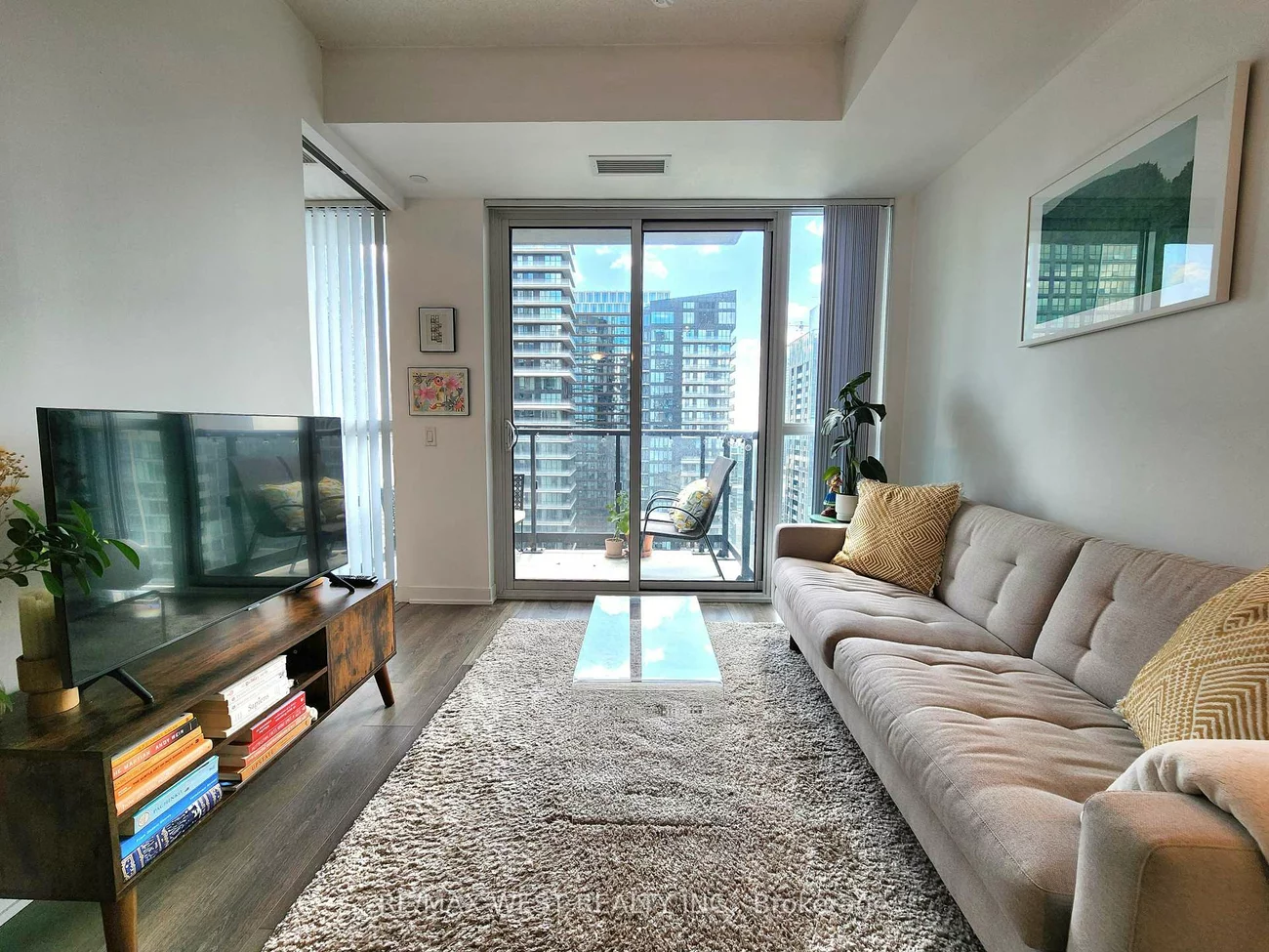 87, Peter, Waterfront Communities C1, Toronto