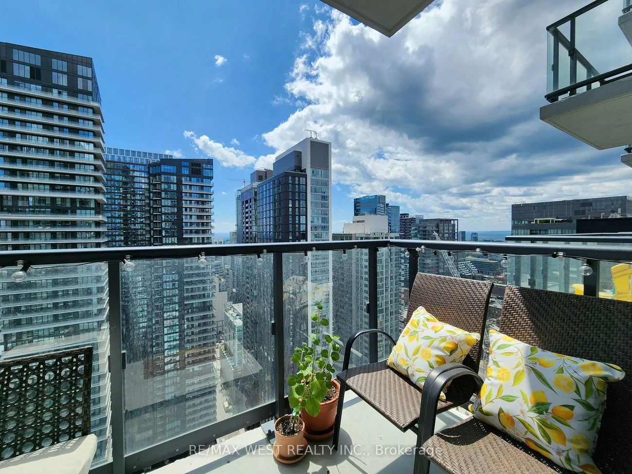 87, Peter, Waterfront Communities C1, Toronto