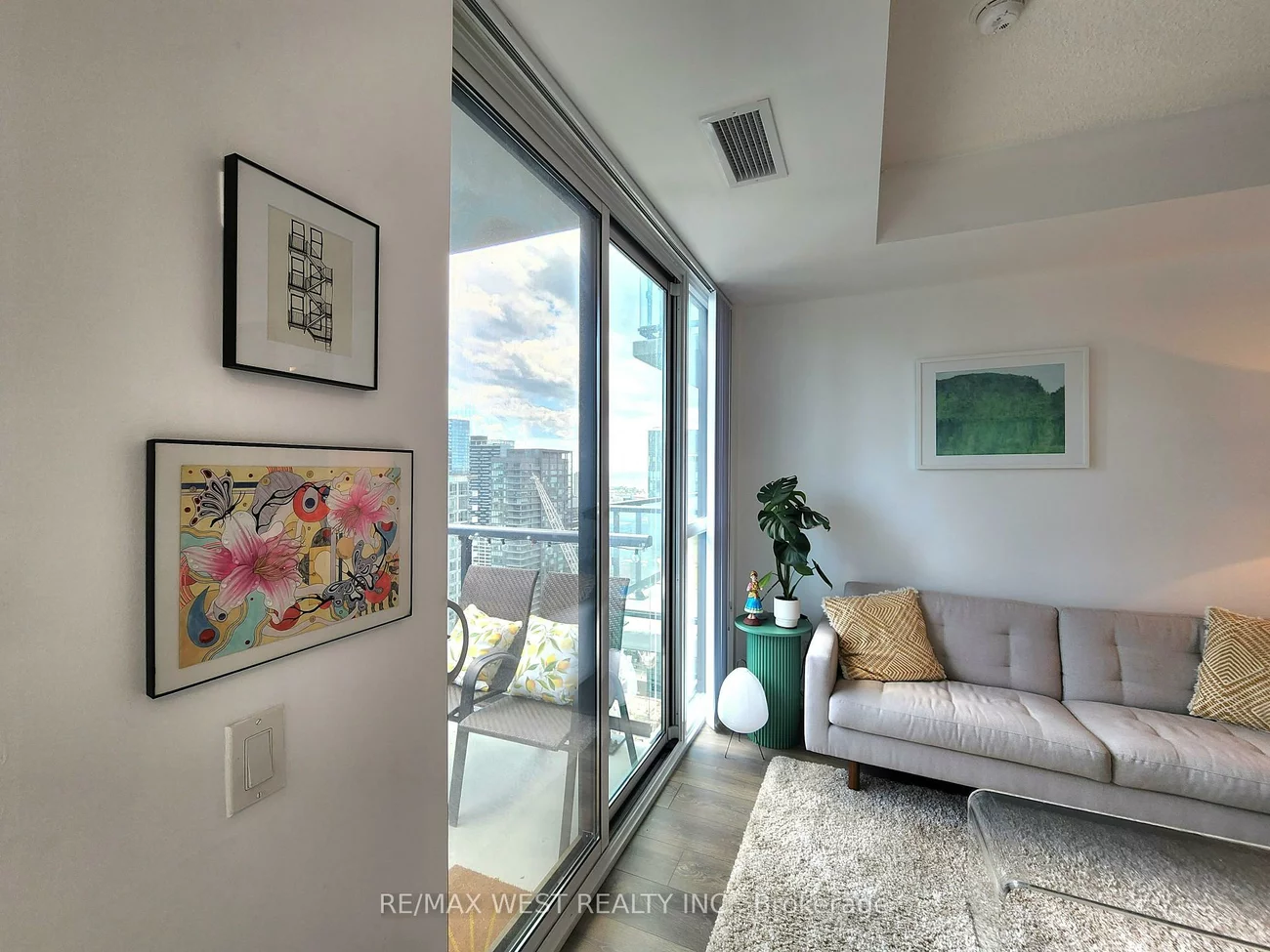 87, Peter, Waterfront Communities C1, Toronto