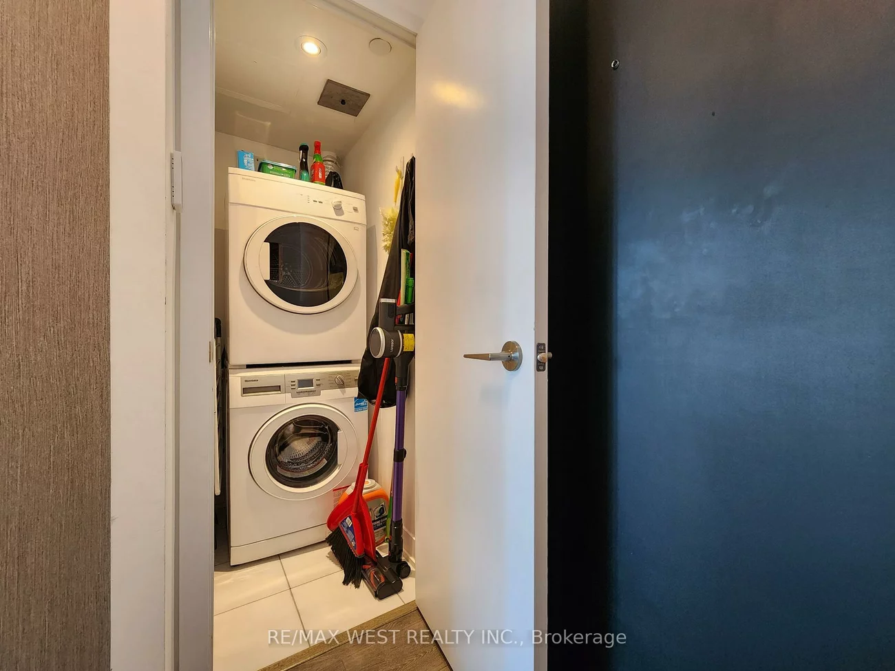 87, Peter, Waterfront Communities C1, Toronto
