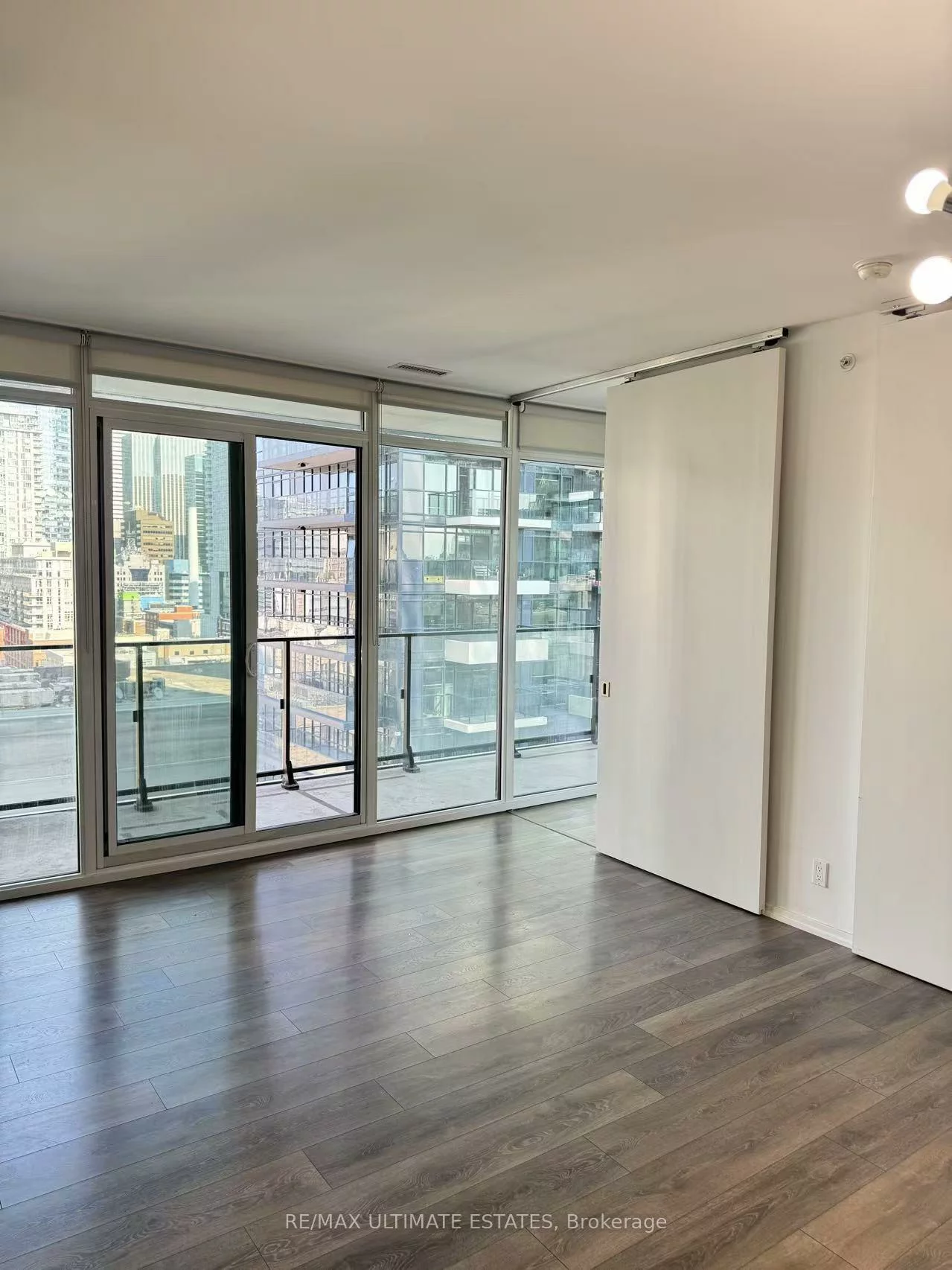 125, Peter, Waterfront Communities C1, Toronto