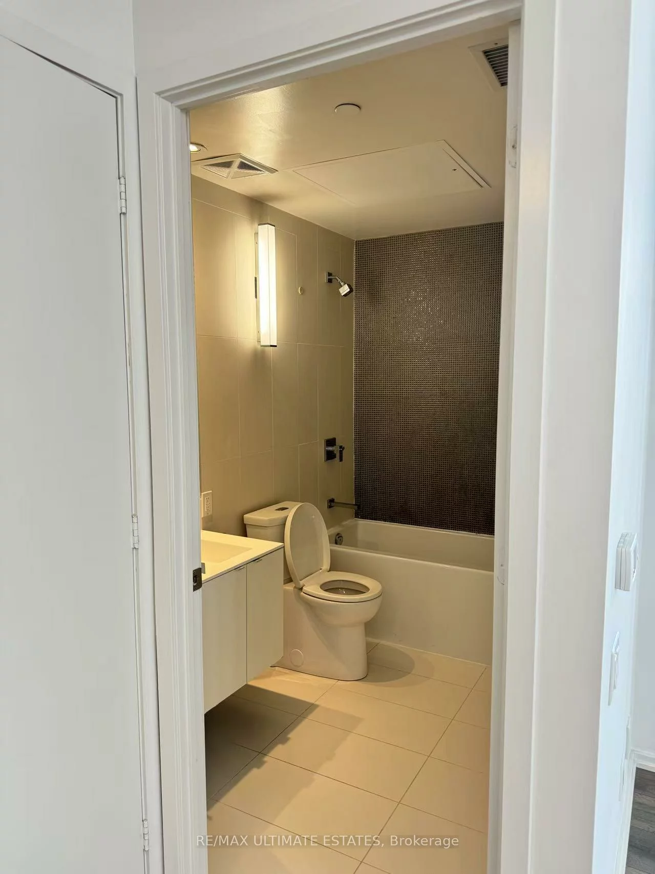 125, Peter, Waterfront Communities C1, Toronto