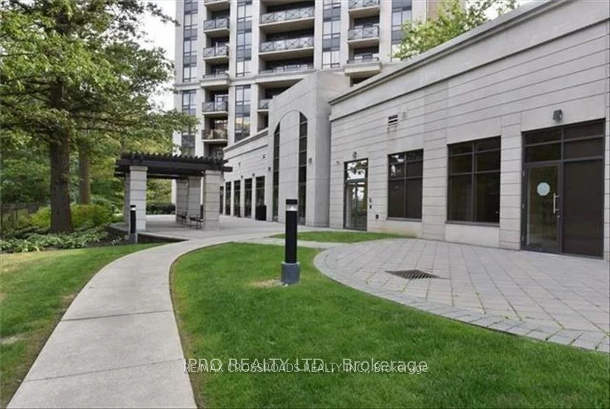 135, Wynford, Banbury-Don Mills, Toronto