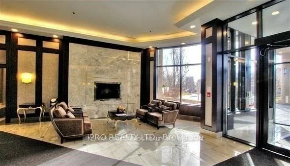 135, Wynford, Banbury-Don Mills, Toronto
