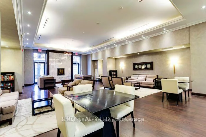 135, Wynford, Banbury-Don Mills, Toronto