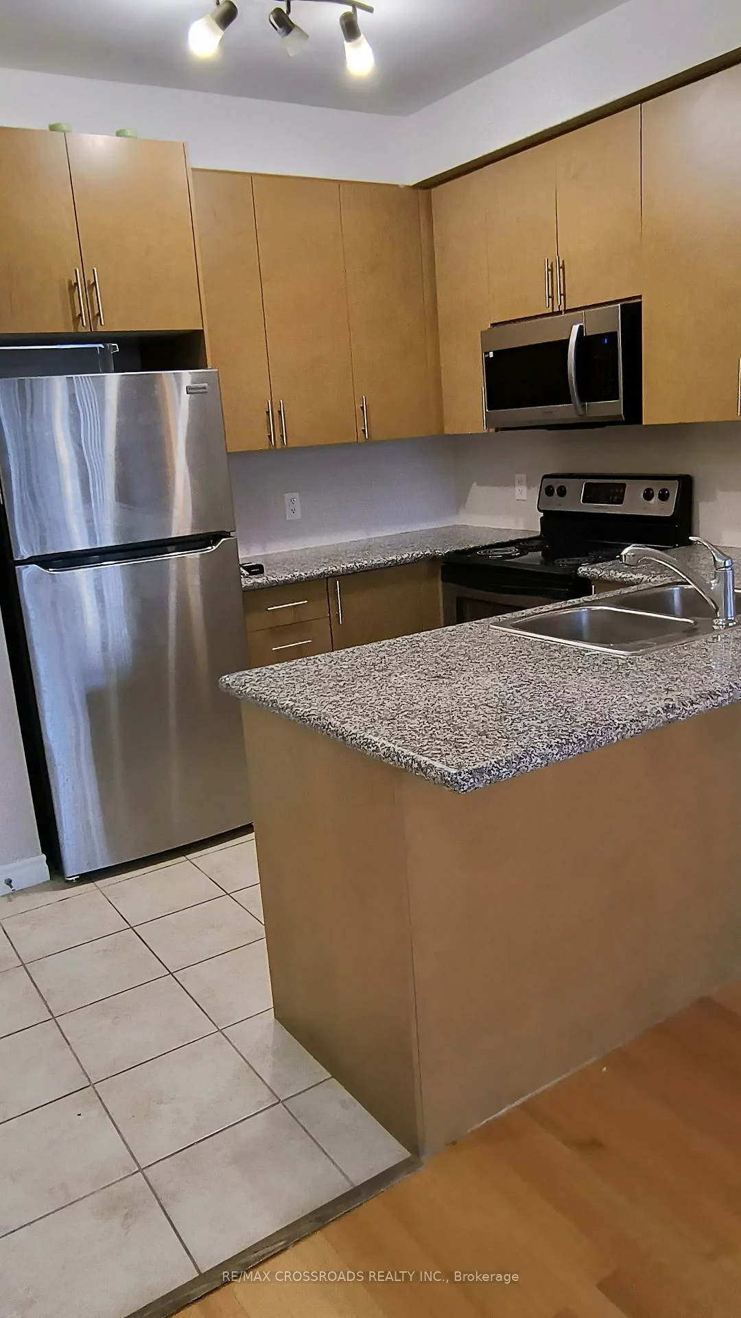 135, Wynford, Banbury-Don Mills, Toronto