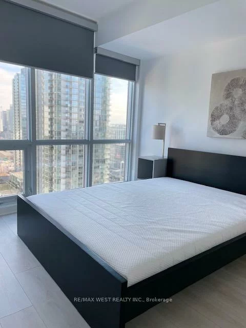 15, Fort York, Waterfront Communities C1, Toronto