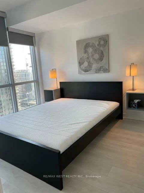 15, Fort York, Waterfront Communities C1, Toronto