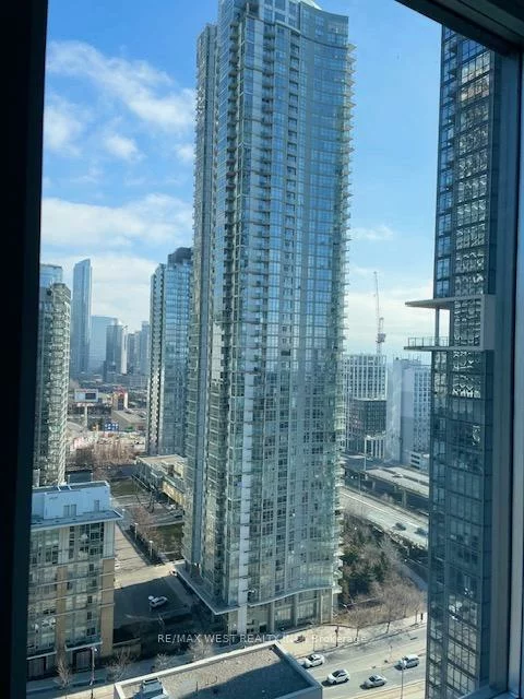 15, Fort York, Waterfront Communities C1, Toronto