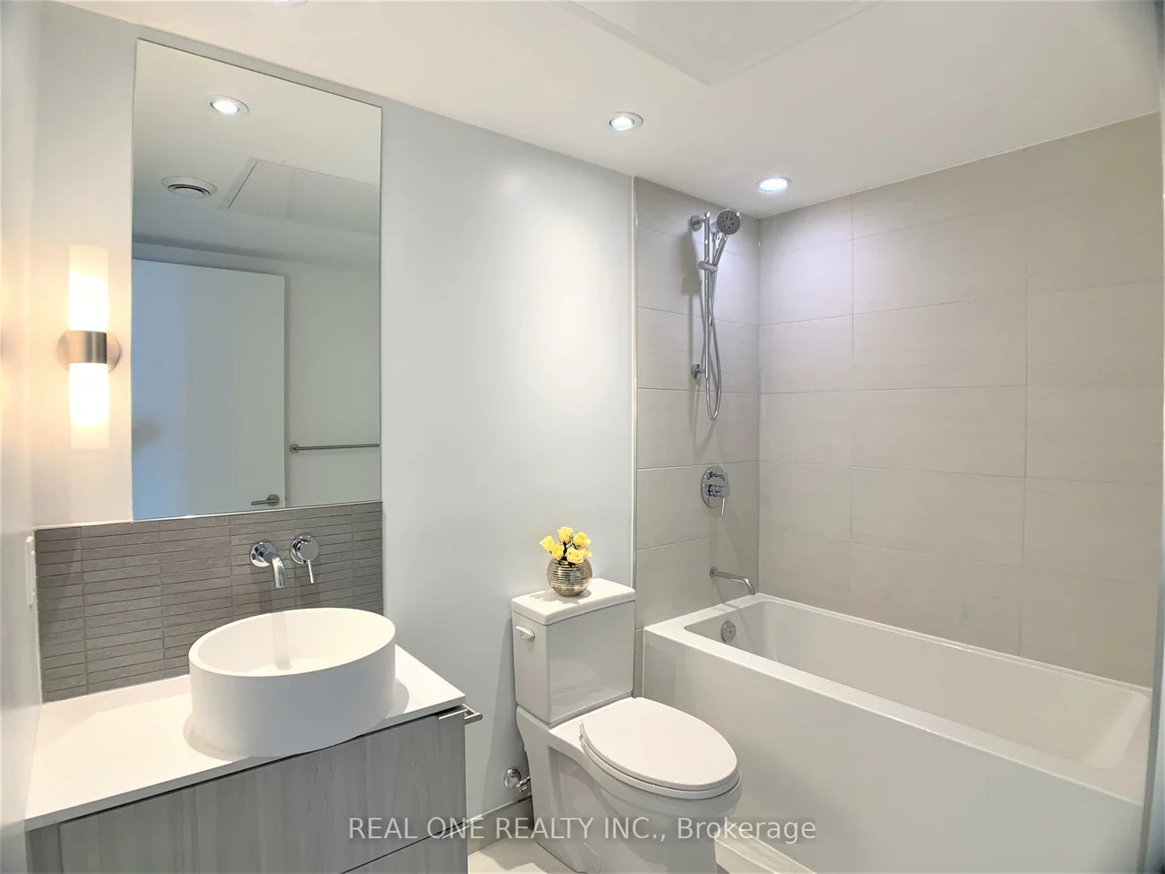 161, Roehampton, Mount Pleasant West, Toronto