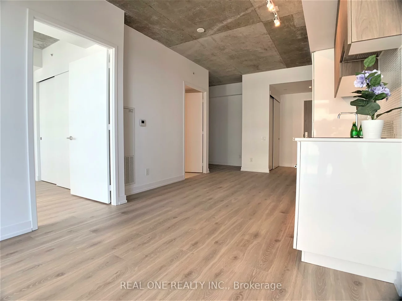 161, Roehampton, Mount Pleasant West, Toronto