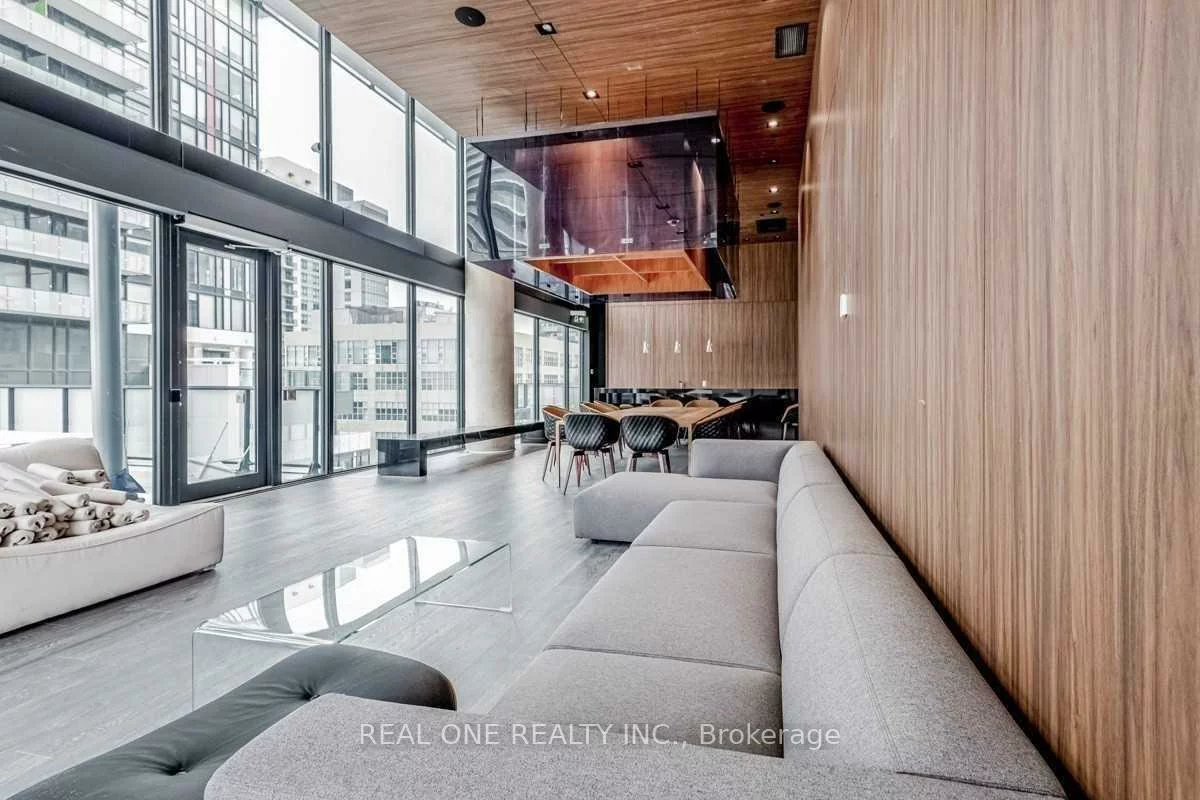 161, Roehampton, Mount Pleasant West, Toronto