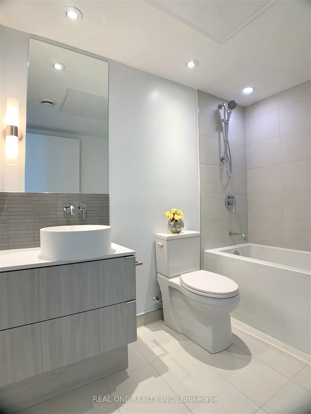 161, Roehampton, Mount Pleasant West, Toronto