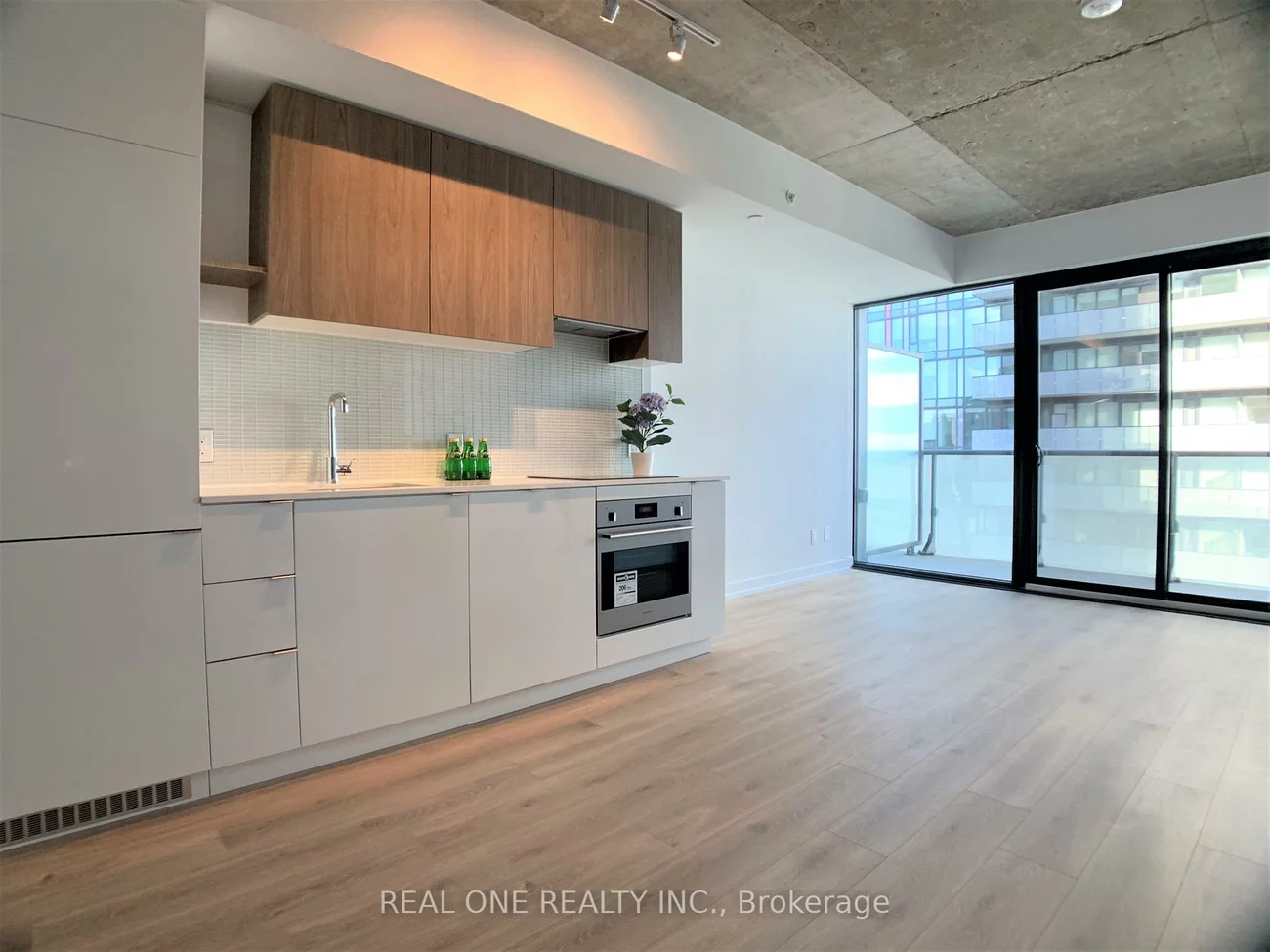 161, Roehampton, Mount Pleasant West, Toronto