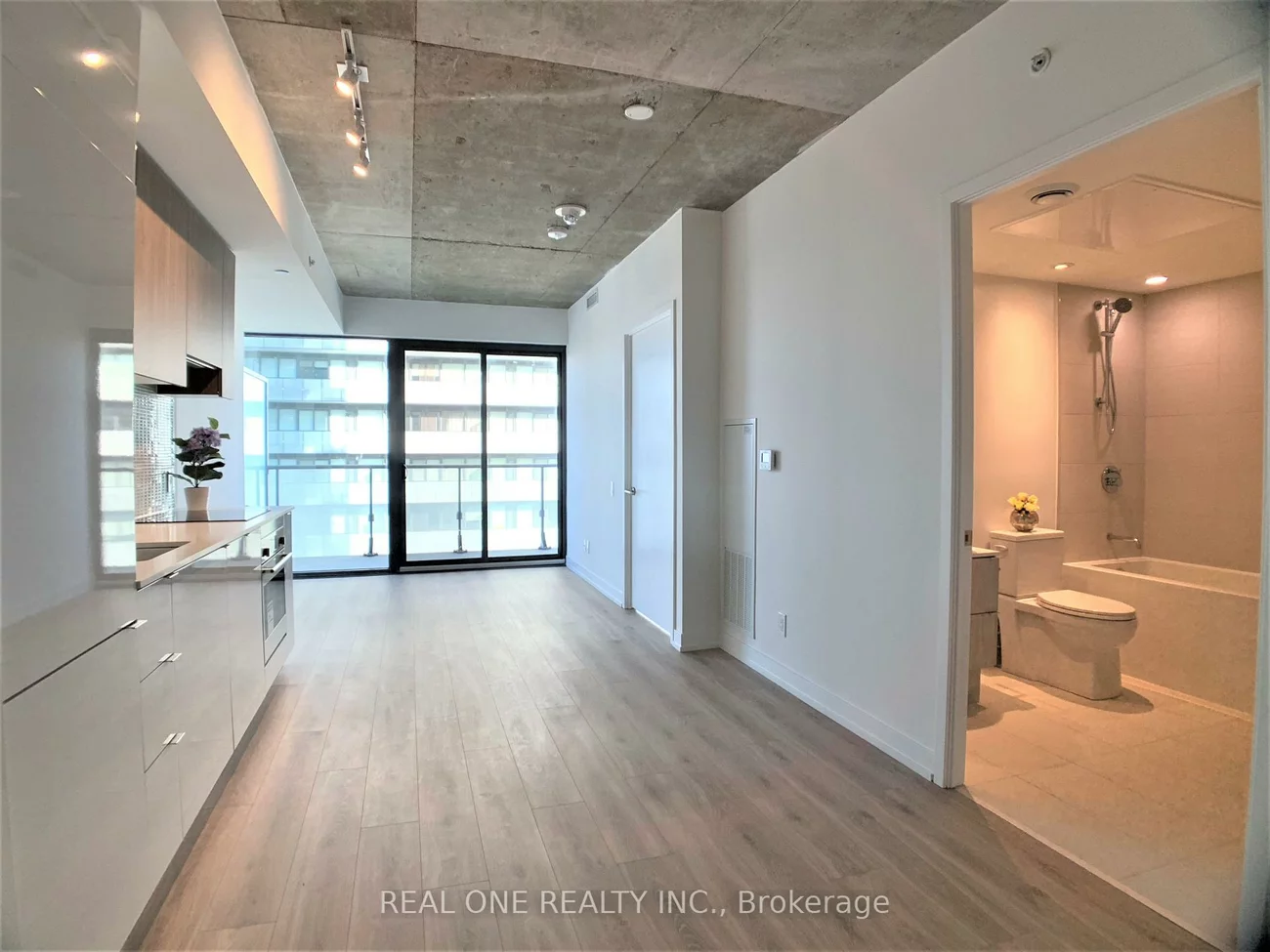 161, Roehampton, Mount Pleasant West, Toronto