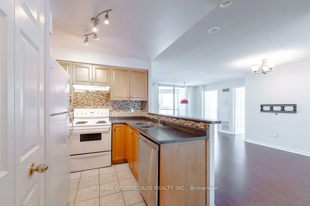 7, Lorraine, Willowdale West, Toronto
