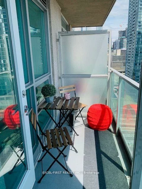 18, Yonge, Waterfront Communities C1, Toronto
