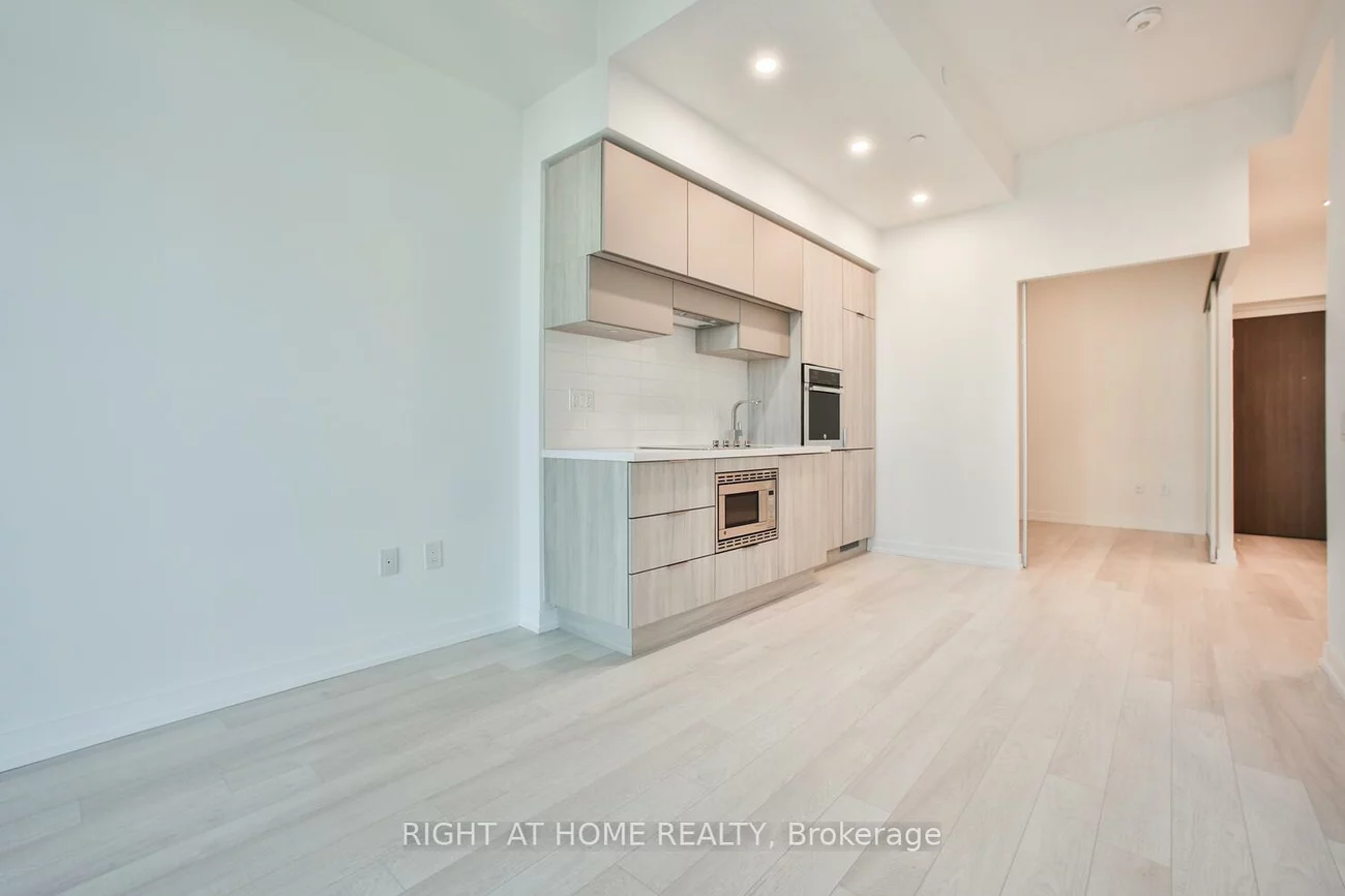 39, Roehampton, Mount Pleasant West, Toronto