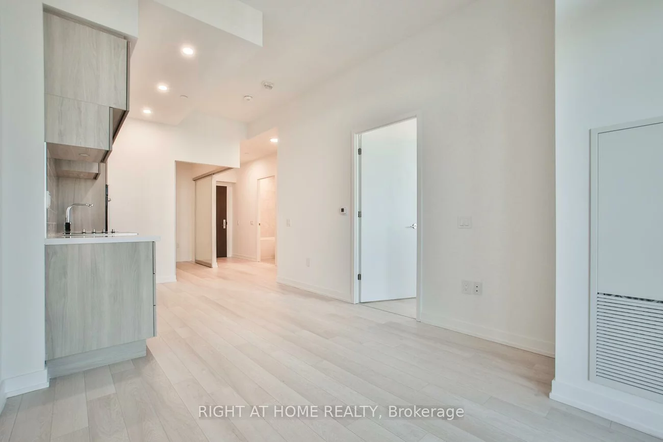 39, Roehampton, Mount Pleasant West, Toronto