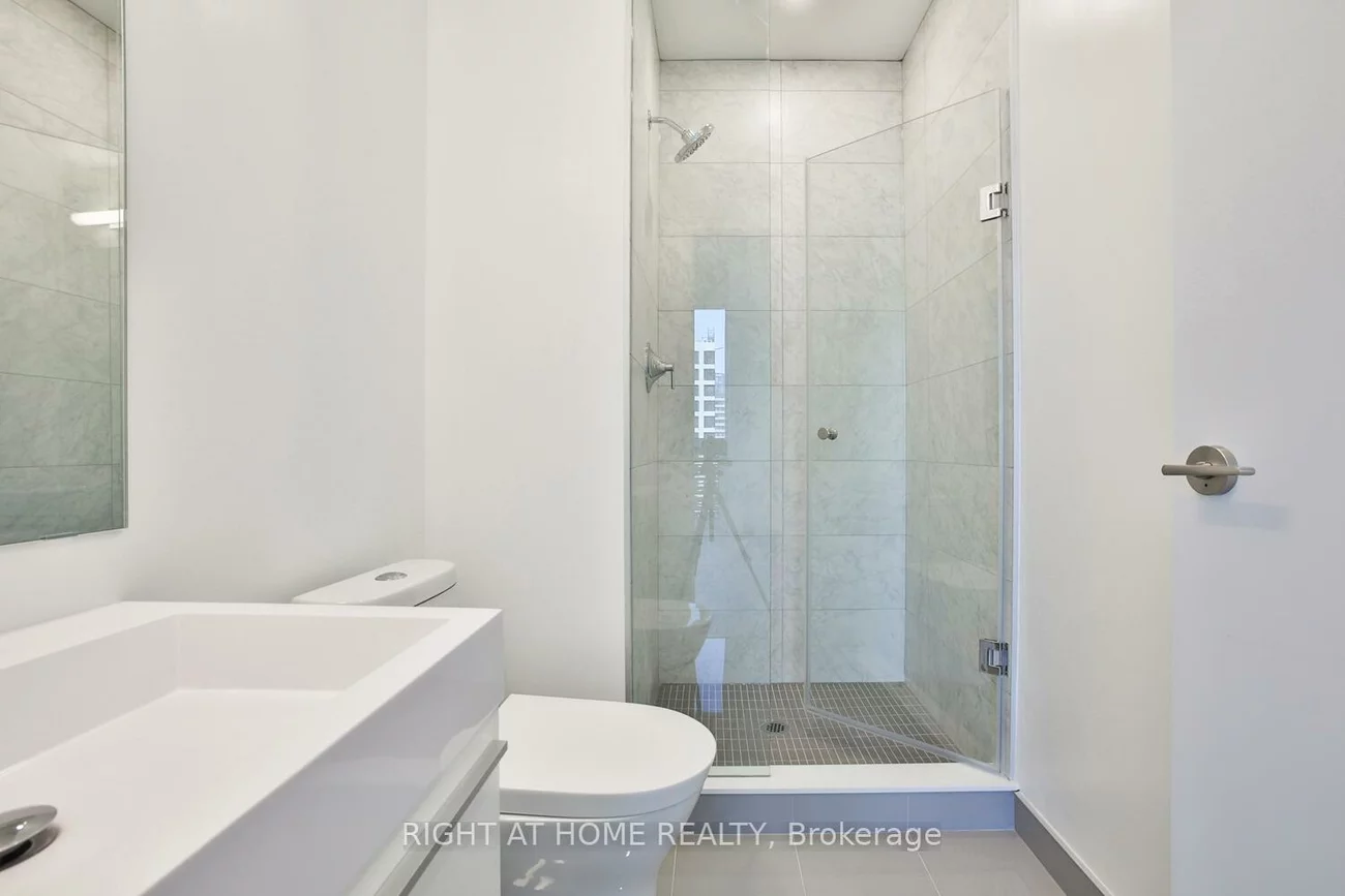 39, Roehampton, Mount Pleasant West, Toronto