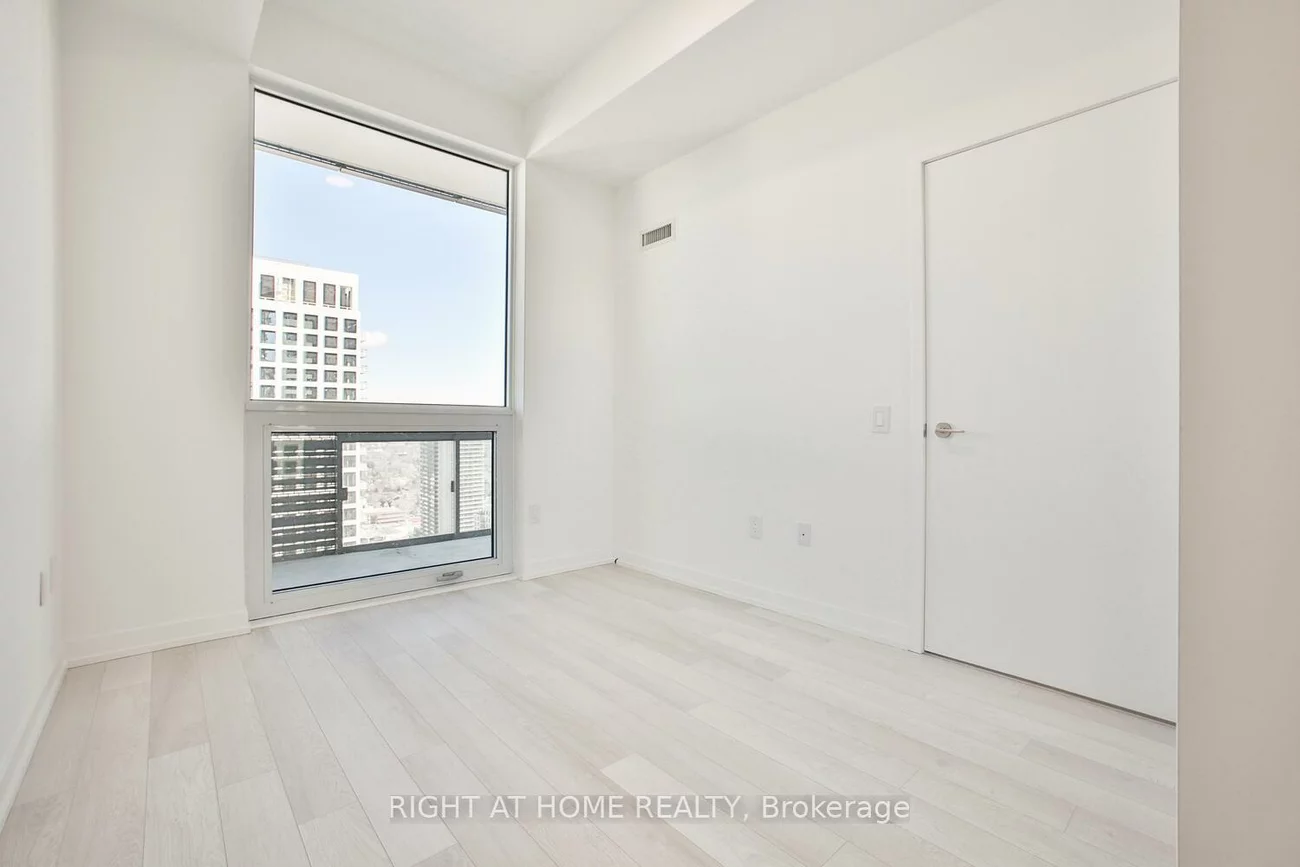 39, Roehampton, Mount Pleasant West, Toronto