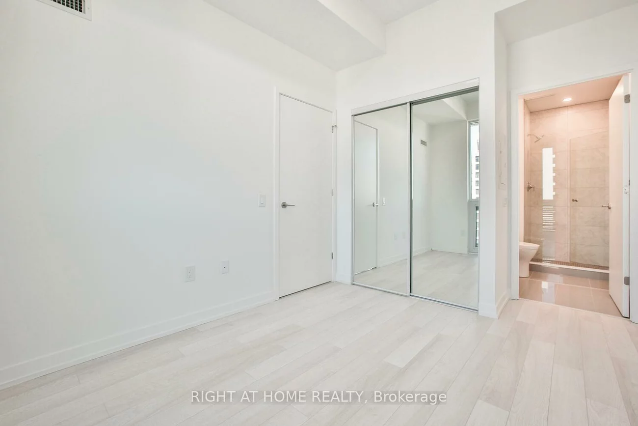 39, Roehampton, Mount Pleasant West, Toronto