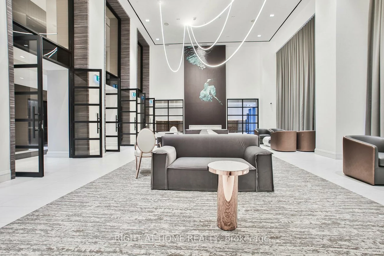39, Roehampton, Mount Pleasant West, Toronto