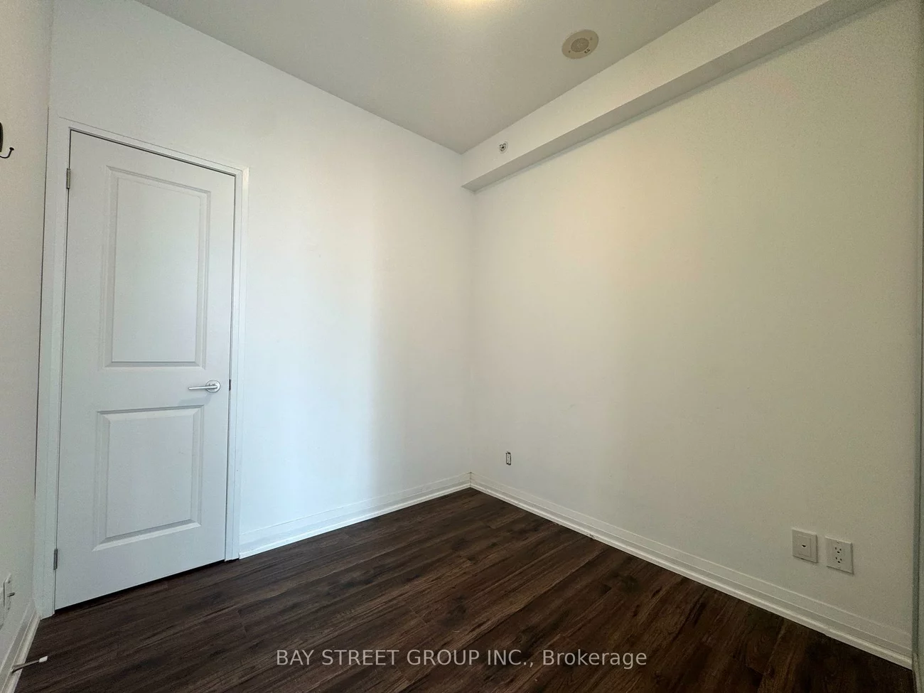 8, Mercer, Waterfront Communities C1, Toronto