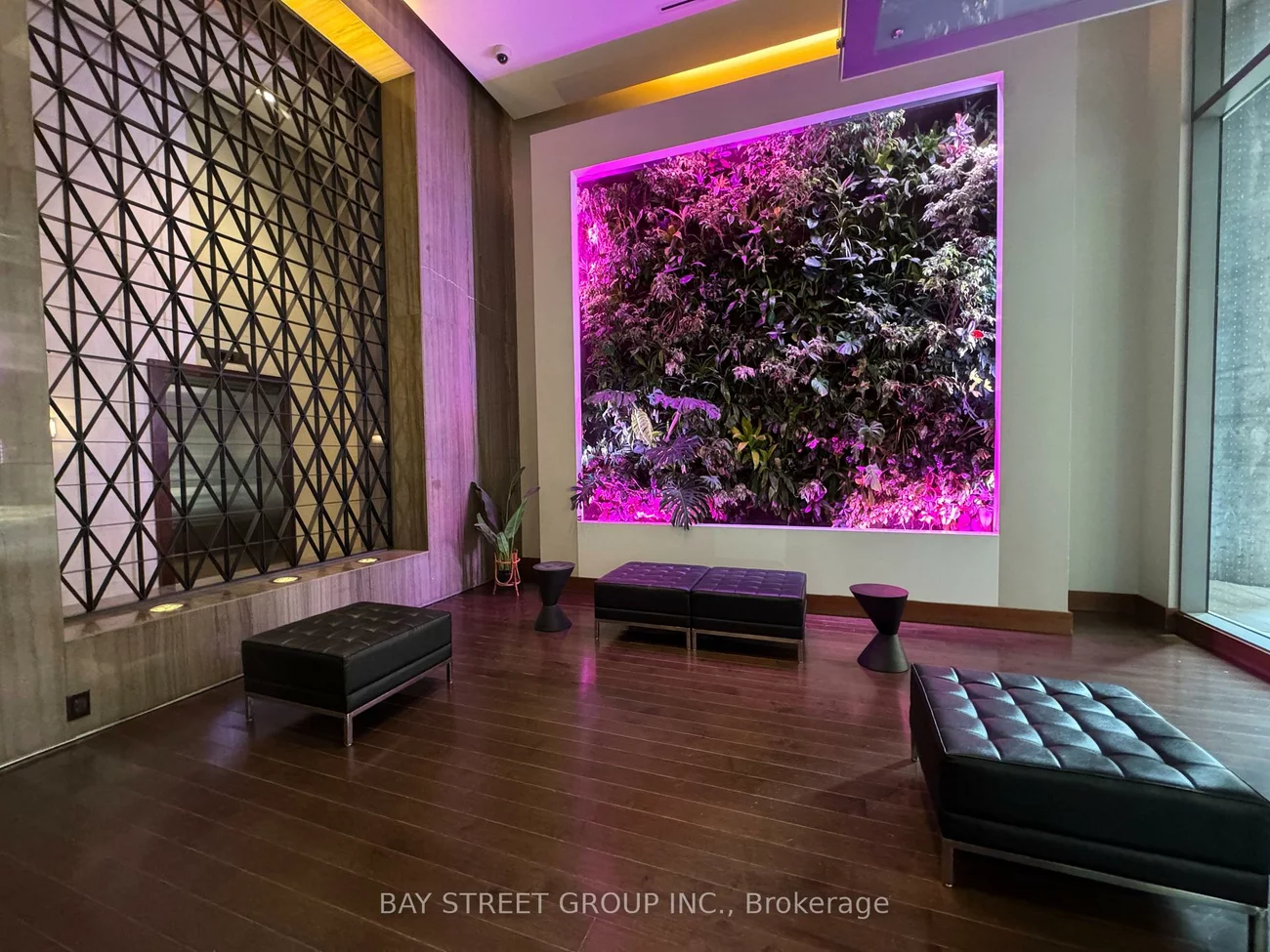 8, Mercer, Waterfront Communities C1, Toronto