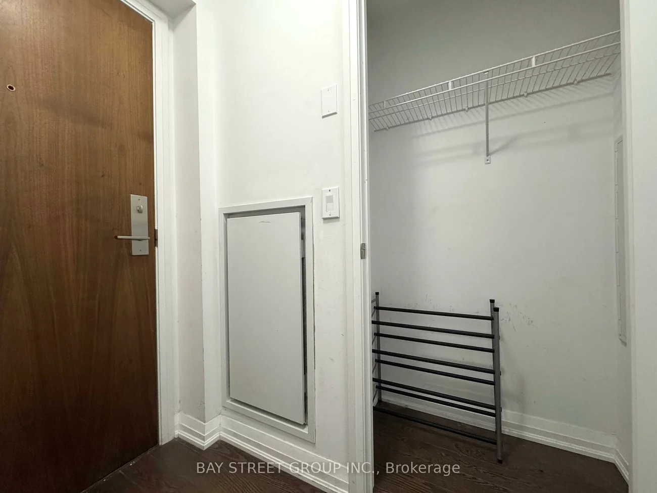 8, Mercer, Waterfront Communities C1, Toronto