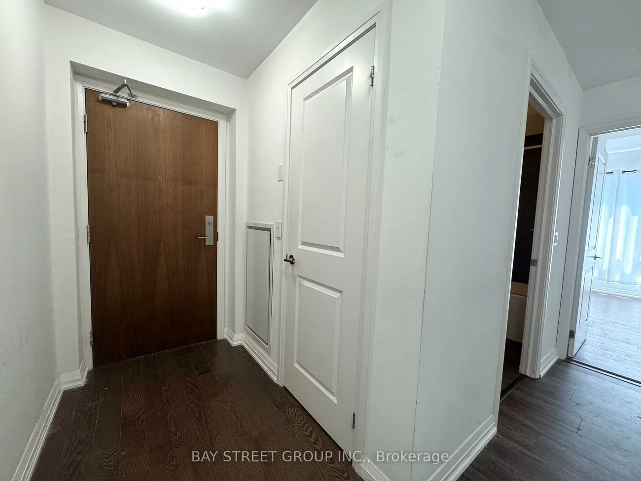 8, Mercer, Waterfront Communities C1, Toronto