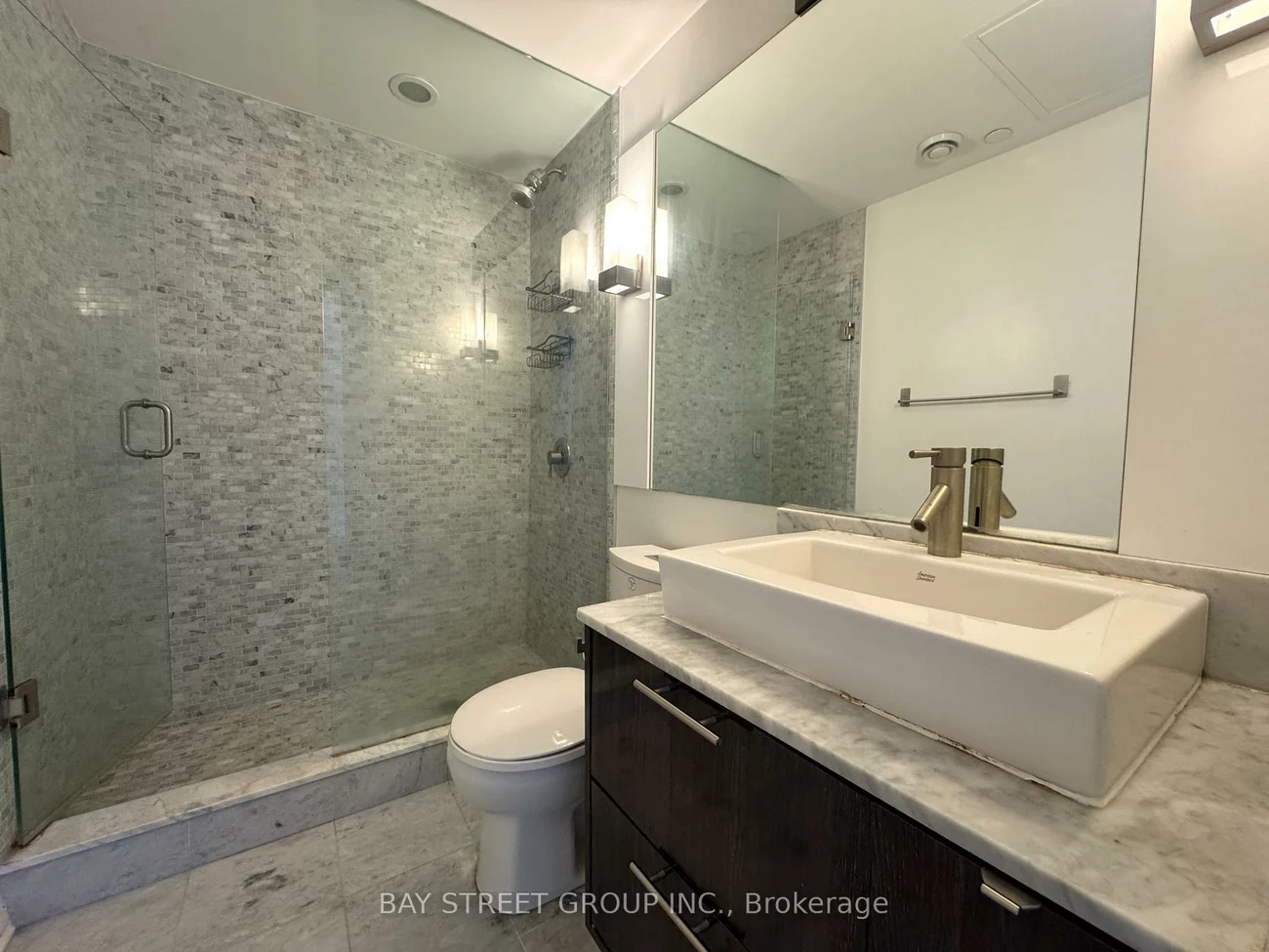 8, Mercer, Waterfront Communities C1, Toronto