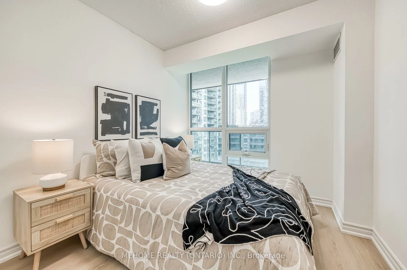 19, Grand Trunk, Waterfront Communities C1, Toronto