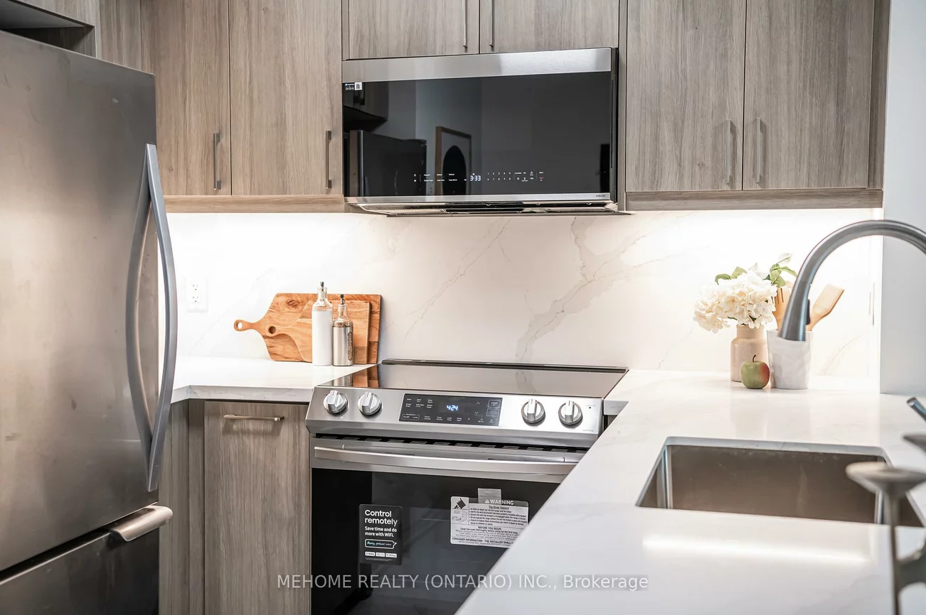 19, Grand Trunk, Waterfront Communities C1, Toronto